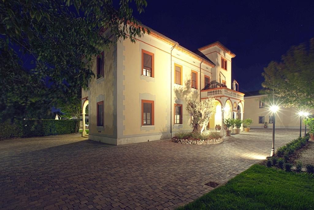 Villa Dei Tigli 920 Liberty Resort Rodigo Exterior foto